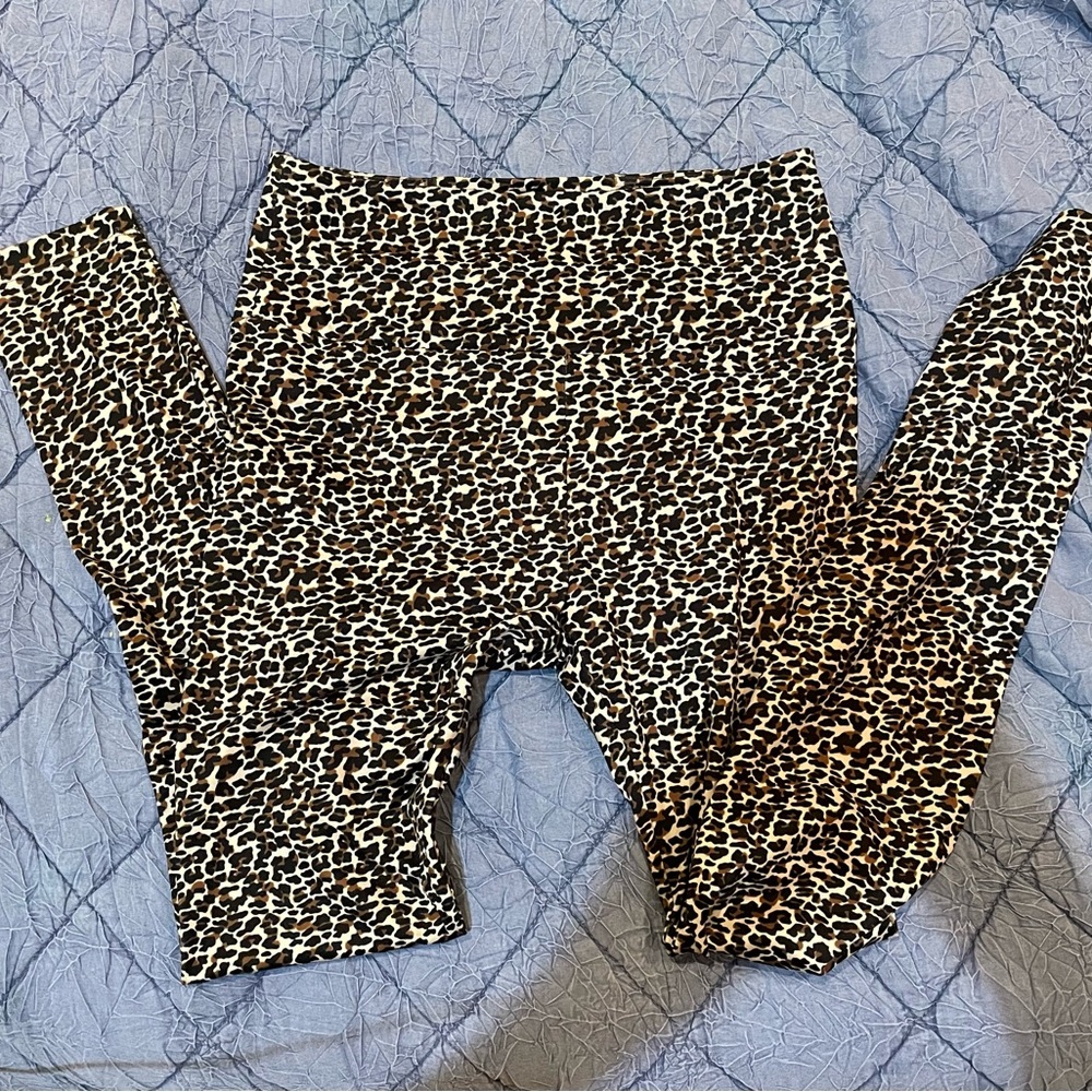 Lou & Grey Leopard Leggings